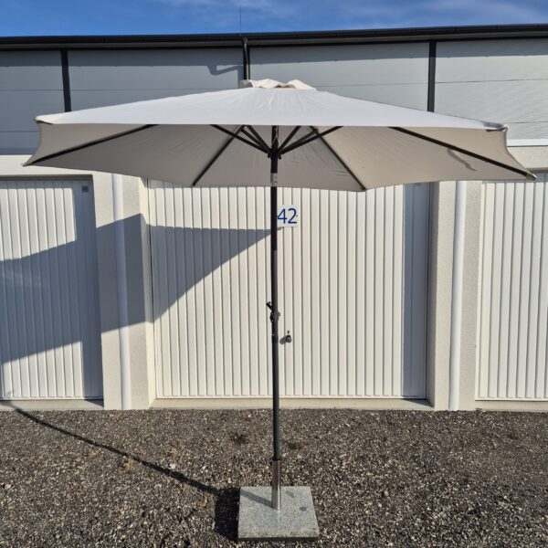 Sonnenschirm beige <br> ∅ 300 cm mit Granitsockel
